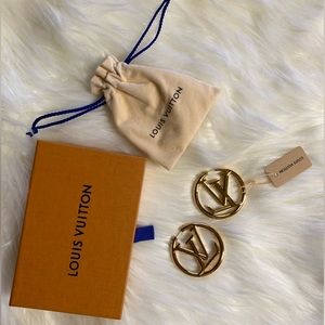 Louis Vuitton Louise Hoop GM Earrings, brand new